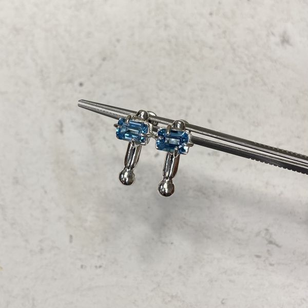 EXTENDED STUDS; SWISS BLUE TOPAZ