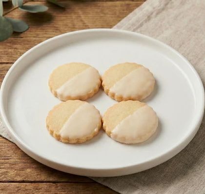 White Chocolate-dipped Shortbread