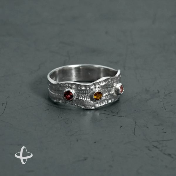 Trilo Band Ring