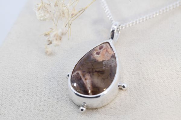 Art Deco Teardrop Agate Pendant