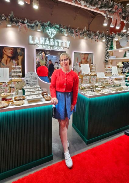 Meet your Goldsmith, Lana