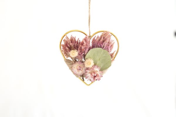 Dried Floral Wall Hanging - heart - 4 inch