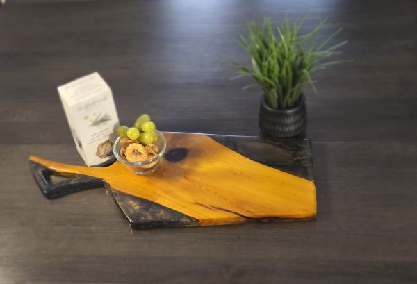 Smoked Horizon | O'sage Orange & Charcoal Resin Charcuterie Board