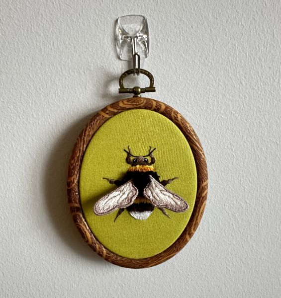 Bumble Bee Stumpwork